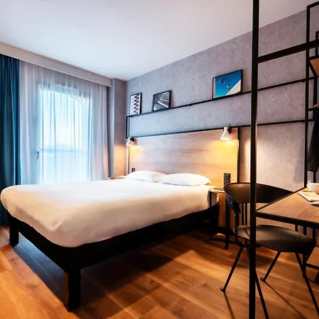 Ibis Rouen Centre Champ De Mars Hotel Exterior photo