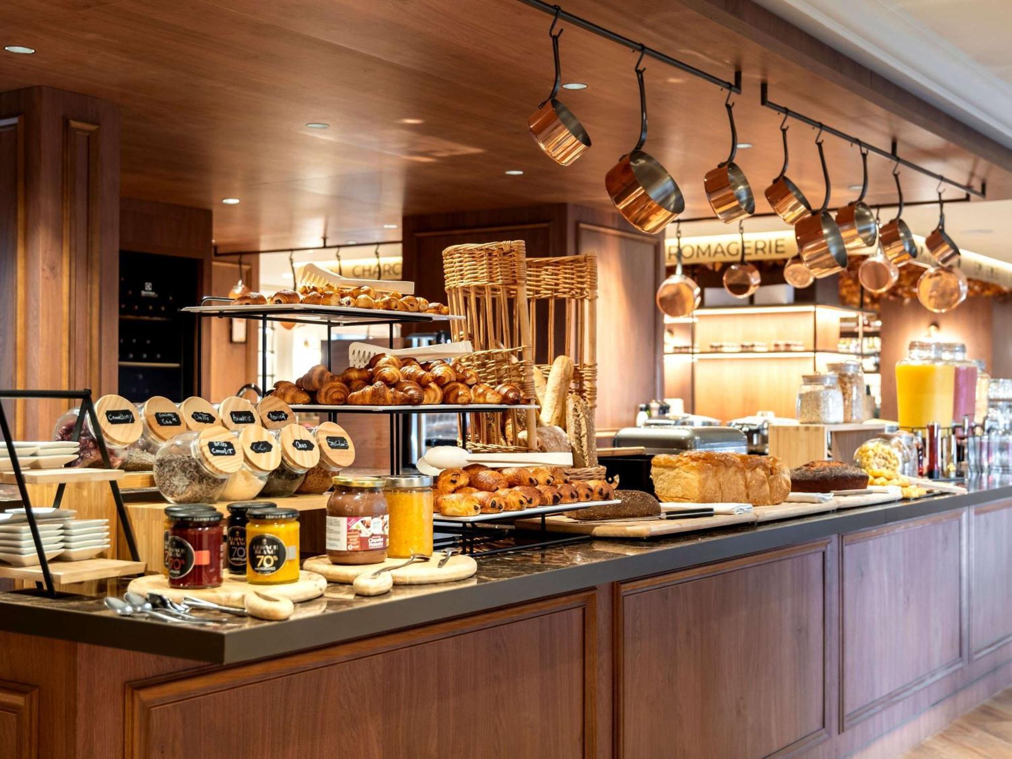 Ibis Centre Champ De Mars Hotel 3*
