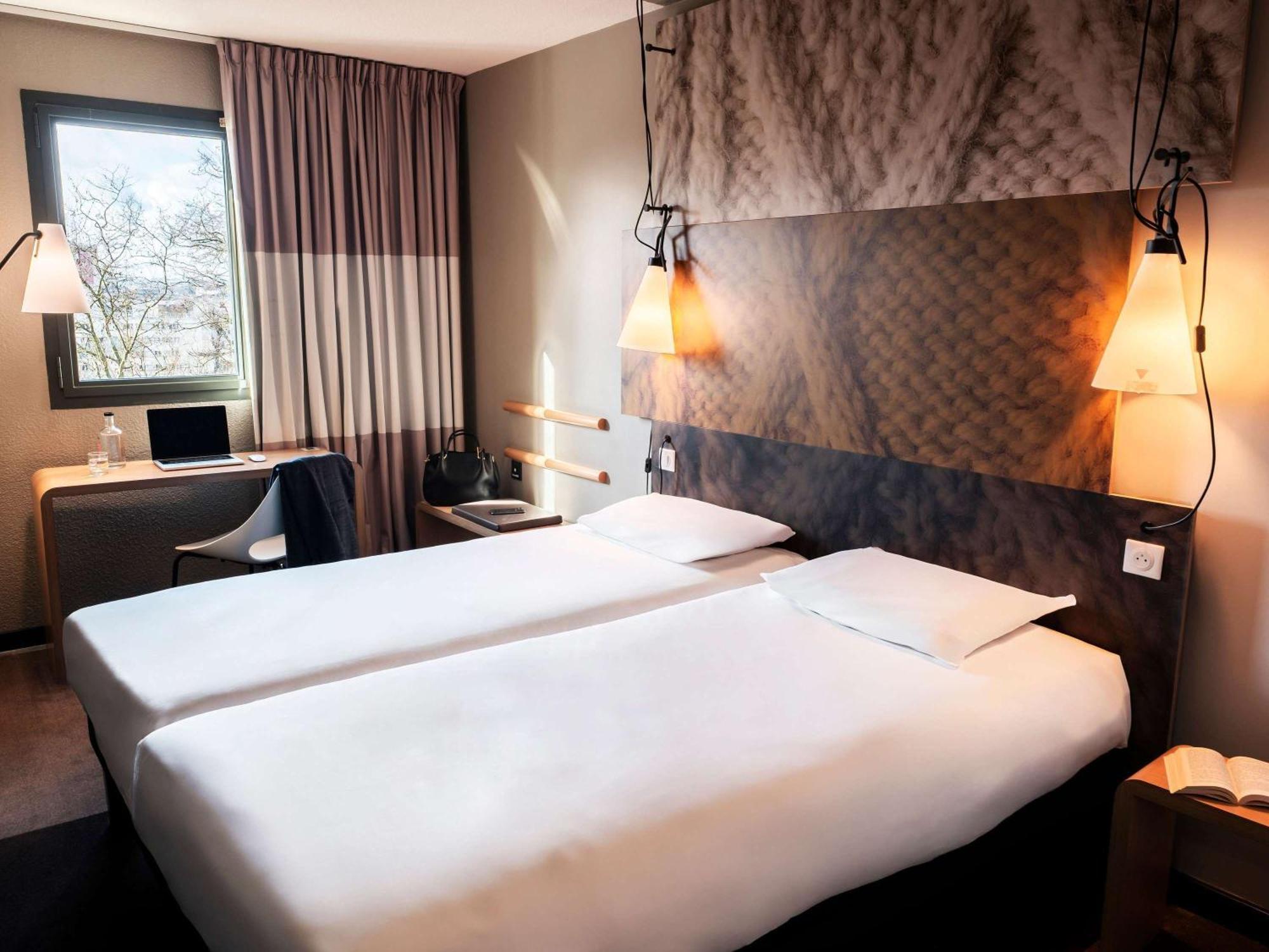 Ibis Centre Champ De Mars Hotel 3*